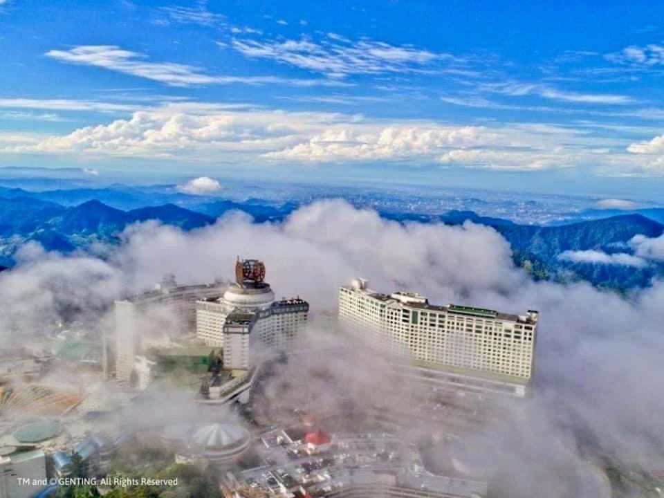 Genting Windmill Amazing Sky Pool 2bedroom With Aircon Wi-fi * Genting Highlands